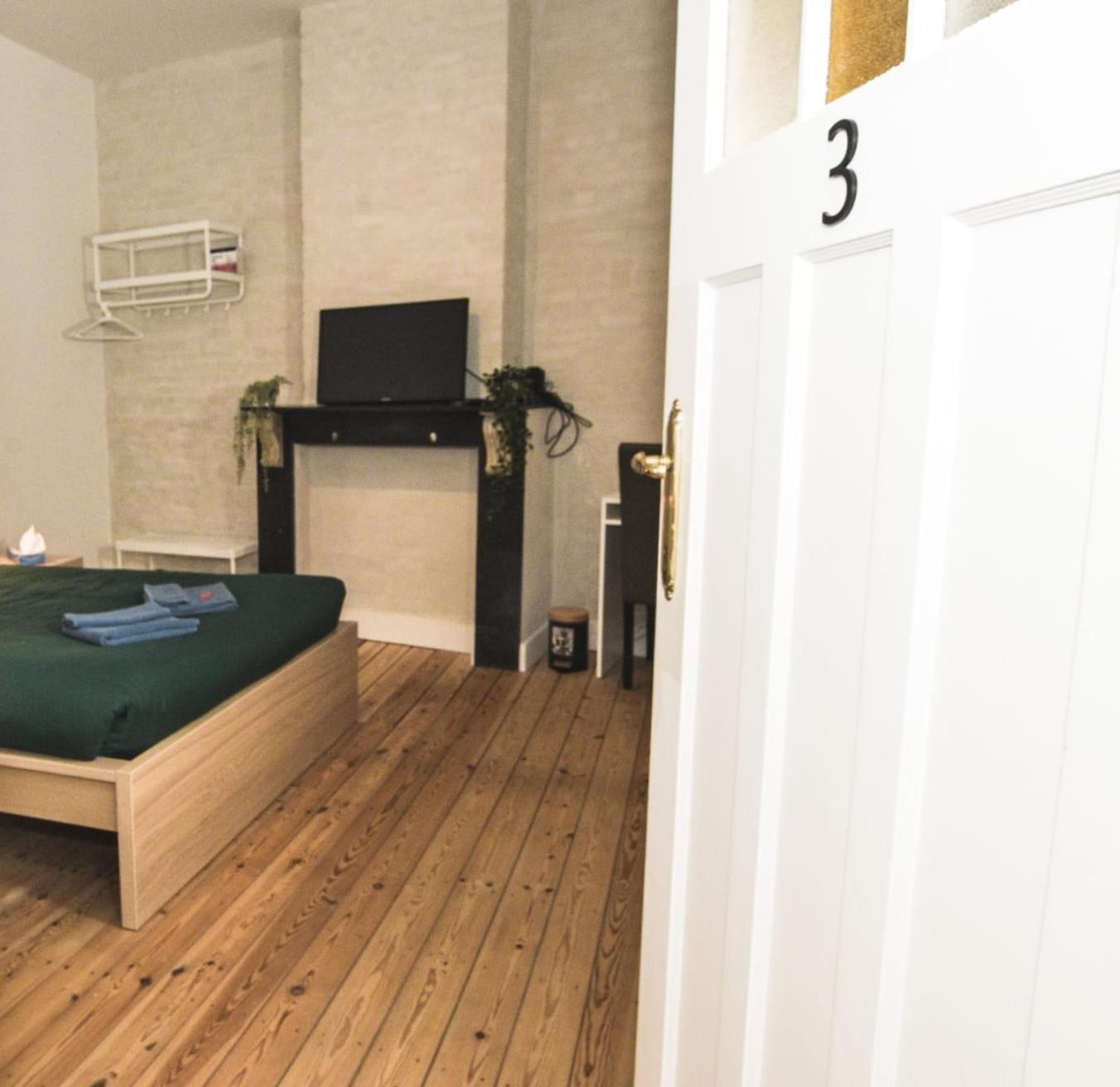 Cozy And Confortable Room Near Brussels Central Station Екстериор снимка